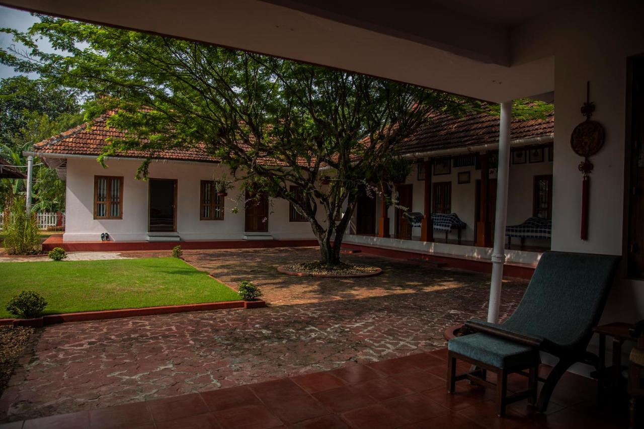Akkara Homestay & Ayurveda コッタヤム エクステリア 写真